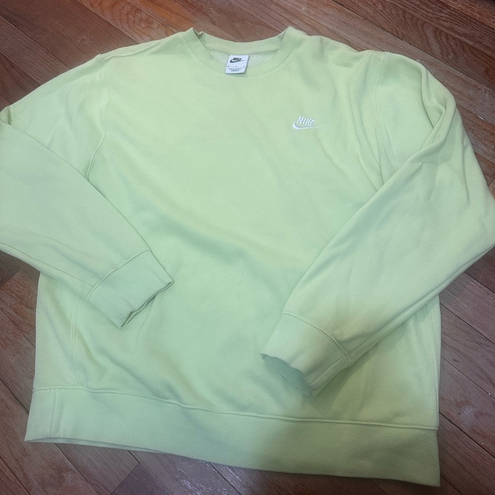 Nike Men's Crewneck Sweatshirt in Pale Lime